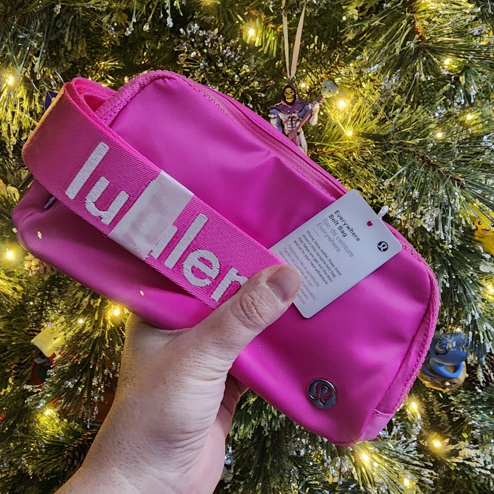 NWT: Lululemon Everywhere Belt Bag - Sonic Pink